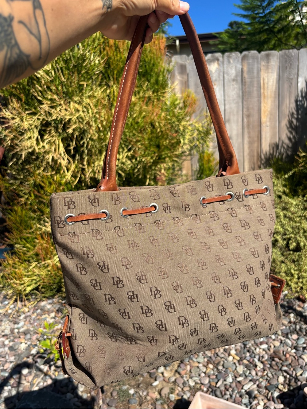 Purse - Picture 2 of 3